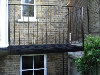 steel-balcony-02