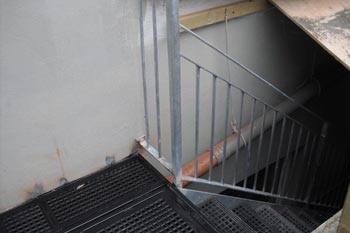 Trapdoor for steel staircase