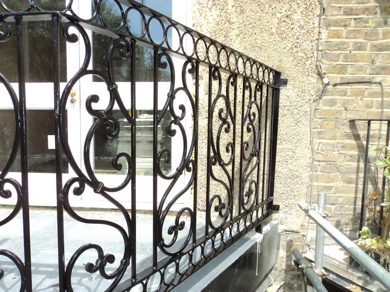 Balustrade Railings for Holland Park Balcony, London