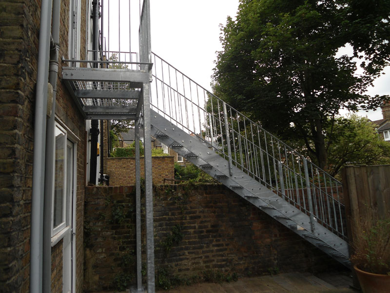 Outdoor Galvanised Steel Staircase London – West Hampstead